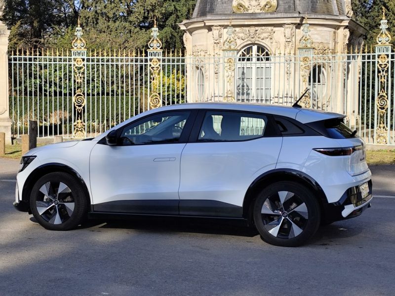 RENAULT MEGANE E-TECH ELECTRIC EV60 220CH EQUILIBRE SUPER CHARGE 2022