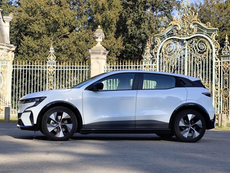 RENAULT MEGANE E-TECH ELECTRIC EV60 220CH EQUILIBRE SUPER CHARGE 2022
