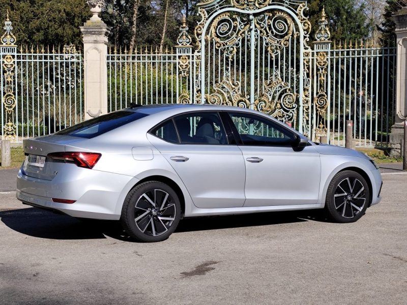 SKODA OCTAV.IV 1.4 TSI PHEV IV 204CH BUSINESS DSG6E EURO6D-AP 2021