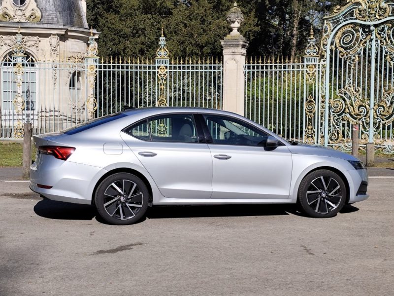 SKODA OCTAV.IV 1.4 TSI PHEV IV 204CH BUSINESS DSG6E EURO6D-AP 2021