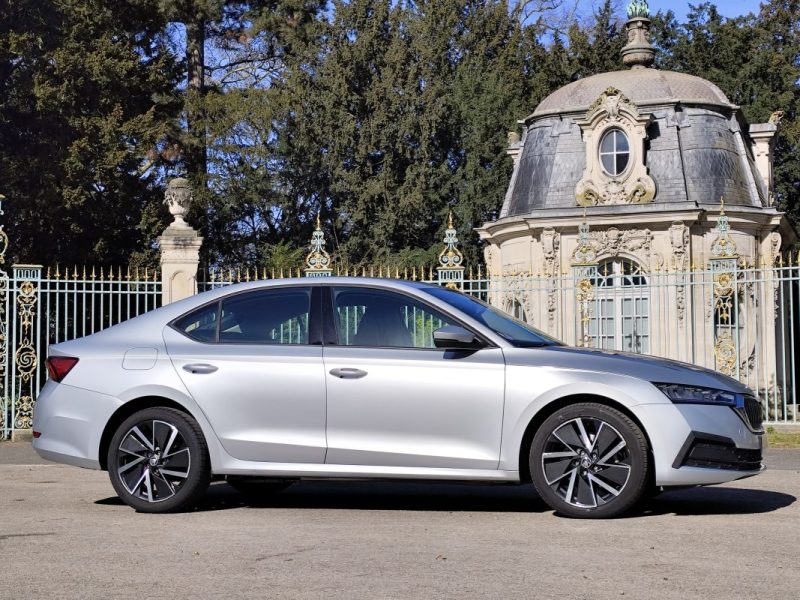 SKODA OCTAV.IV 1.4 TSI PHEV IV 204CH BUSINESS DSG6E EURO6D-AP 2021