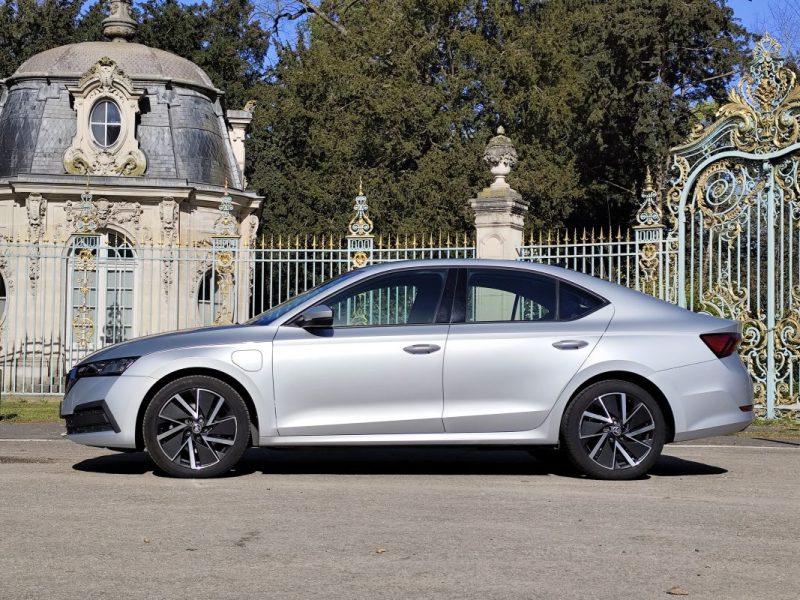 SKODA OCTAV.IV 1.4 TSI PHEV IV 204CH BUSINESS DSG6E EURO6D-AP 2021