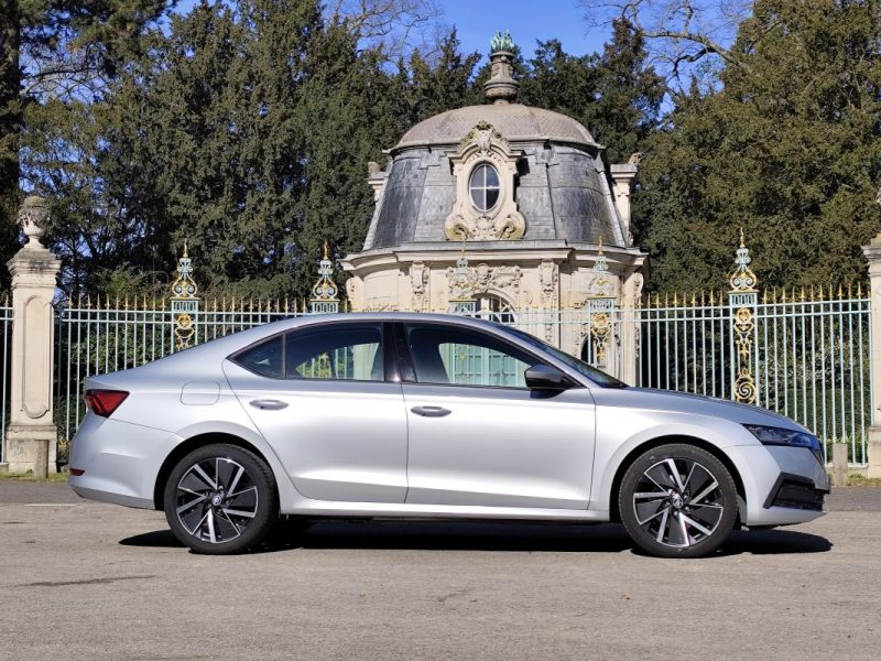 SKODA OCTAV.IV 1.4 TSI PHEV IV 204CH BUSINESS DSG6E EURO6D-AP 2021