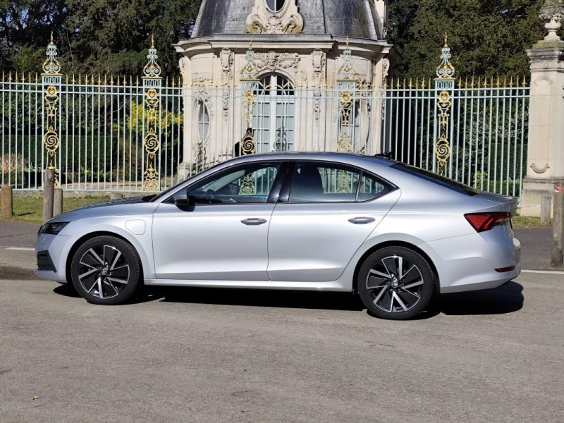 SKODA OCTAV.IV 1.4 TSI PHEV IV 204CH BUSINESS DSG6E EURO6D-AP 2021