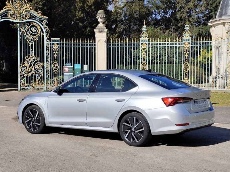SKODA OCTAV.IV 1.4 TSI PHEV IV 204CH BUSINESS DSG6E EURO6D-AP 2021