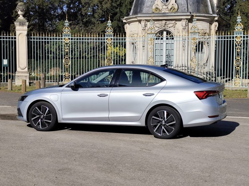 SKODA OCTAV.IV 1.4 TSI PHEV IV 204CH BUSINESS DSG6E EURO6D-AP 2021