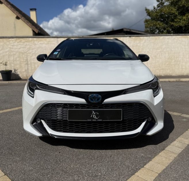 TOYOTA COROLLA HYBRID 184ch GR SPORT APPLE CAR PLAY / SIÈGES CHAUFFANT / TOIT OUVRANT 