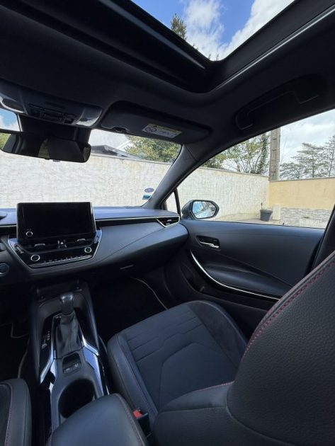 TOYOTA COROLLA HYBRID 184ch GR SPORT APPLE CAR PLAY / SIÈGES CHAUFFANT / TOIT OUVRANT 