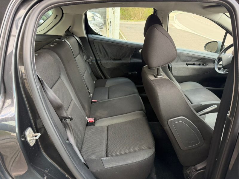 PEUGEOT 207 1.4 PREMIUM 