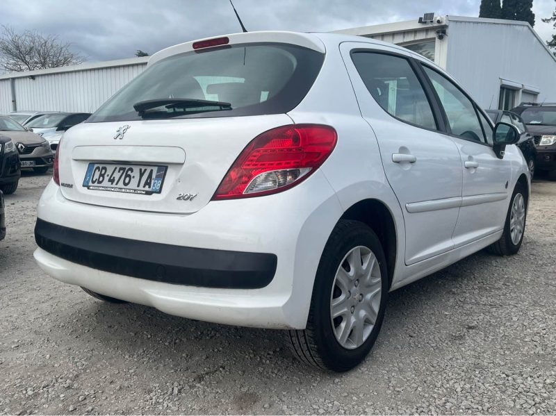 Peugeot 207 1.4I 95 Ch Garantie 