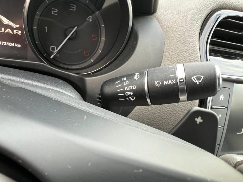 JAGUAR XE 2.0 D 163 ch E-Performance Pure BVA8