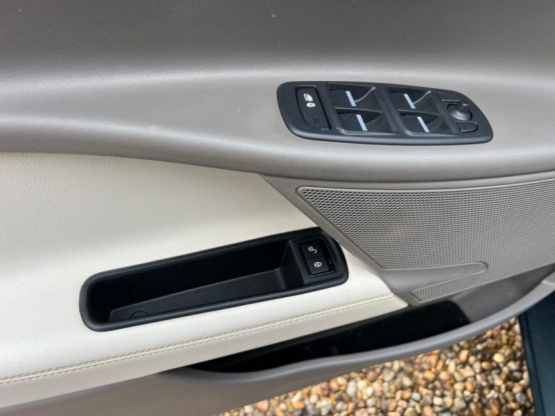 JAGUAR XE 2.0 D 163 ch E-Performance Pure BVA8