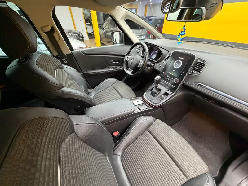 RENAULT GDSCEN.IV 1.7 BLUE DCI 120CH INTENS EDC BOITE AUTO