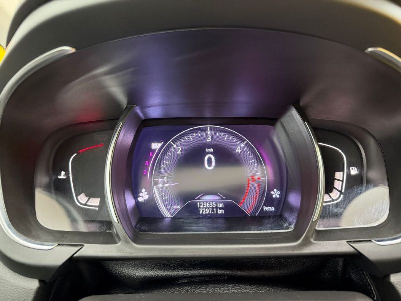 RENAULT GDSCEN.IV 1.7 BLUE DCI 120CH INTENS EDC BOITE AUTO