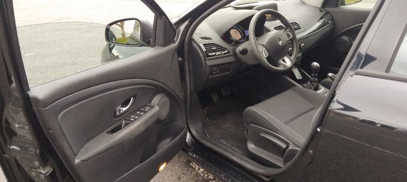 RENAULT MEGANE 3 ESTATE  1.5 DCI 110 CV AN 11 PROPRE BIEN EQUIPE 154 KM