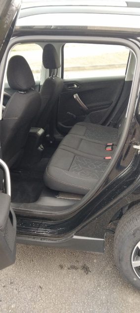 PEUGEOT 2008 1.6 HDI 115 CV AN 15 PROPRE BIEN EQUIPE 143 KM