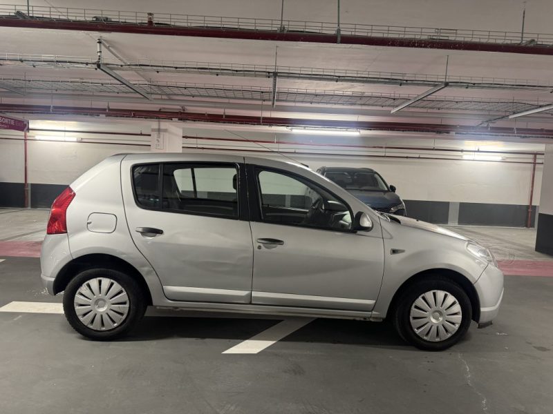 DACIA SANDERO 1.6 MPI 90 LAUREATE 2009