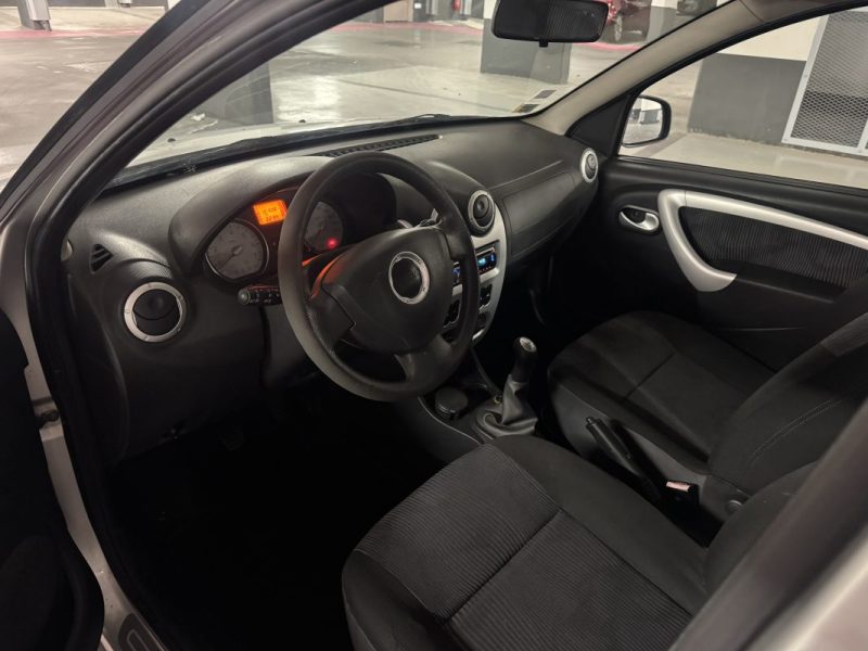 DACIA SANDERO 1.6 MPI 90 LAUREATE 2009