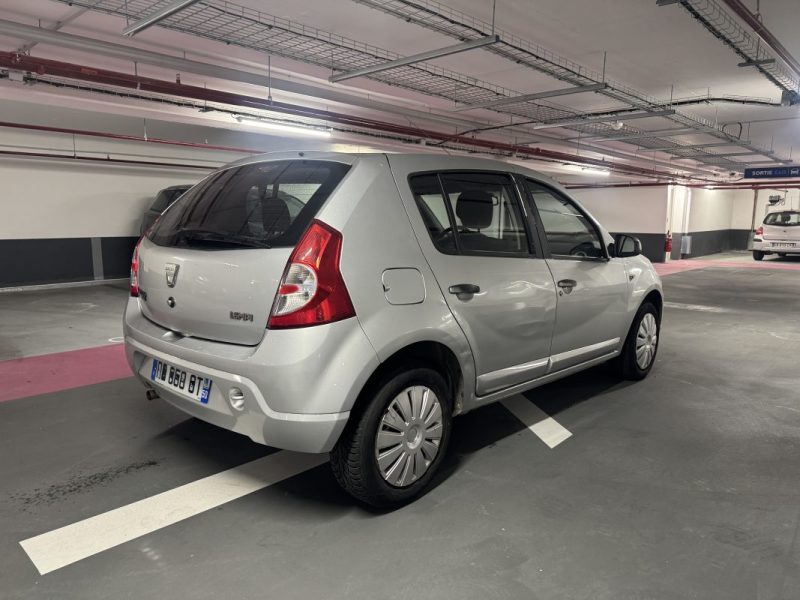 DACIA SANDERO 1.6 MPI 90 LAUREATE 2009