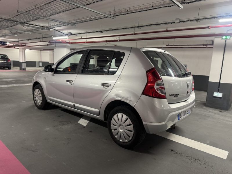 DACIA SANDERO 1.6 MPI 90 LAUREATE 2009