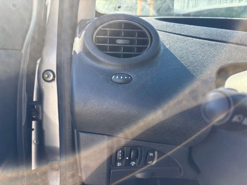 RENAULT TWINGO II 1.2 75 AUTHENTIQUE 2010