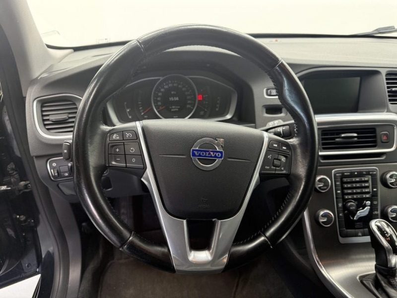 VOLVO V60 D3 CM3 136CV  GARANTIE 6  MOIS 