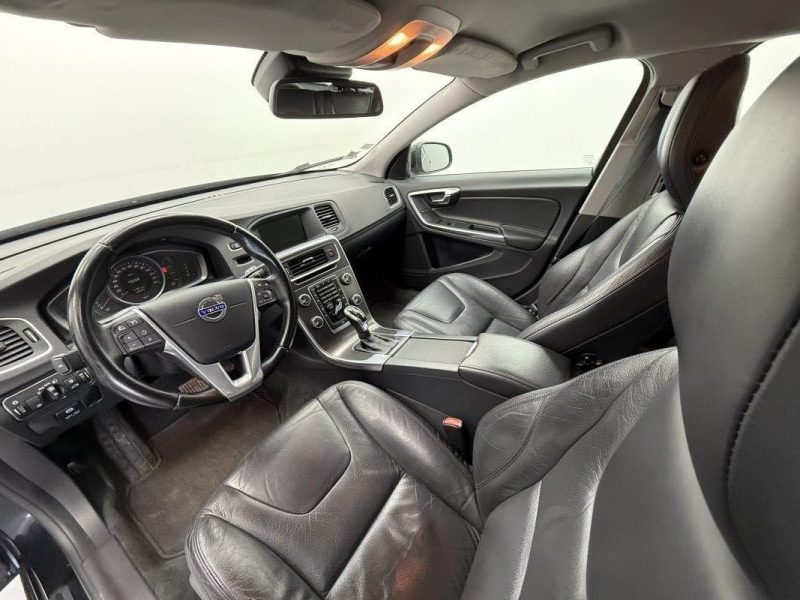 VOLVO V60 D3 CM3 136CV  GARANTIE 6  MOIS 