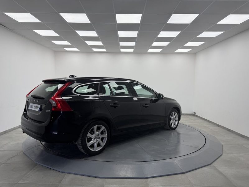 VOLVO V60 D3 CM3 136CV  GARANTIE 6  MOIS 