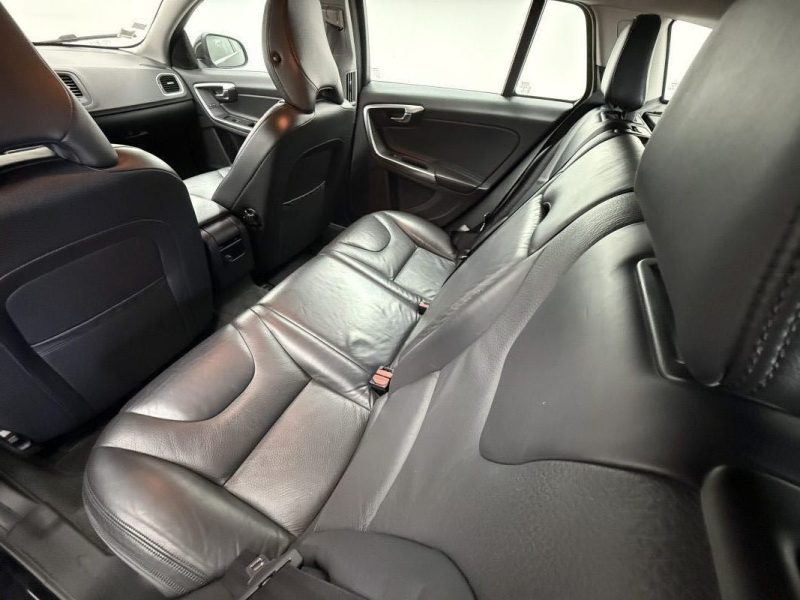 VOLVO V60 D3 CM3 136CV  GARANTIE 6  MOIS 