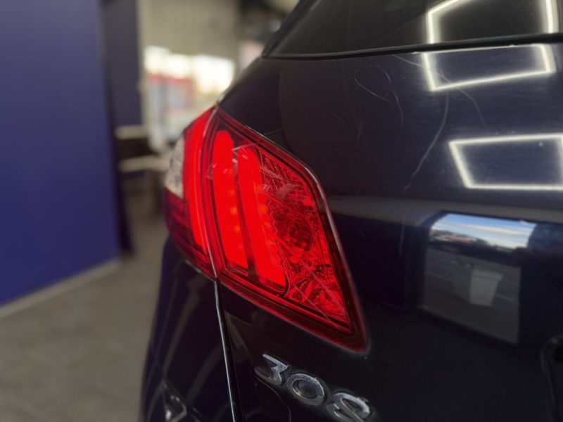 Peugeot 308 II 1.6 BlueHDi 120ch Féline S&S | Kit distribution OK | Radars | Phares LED