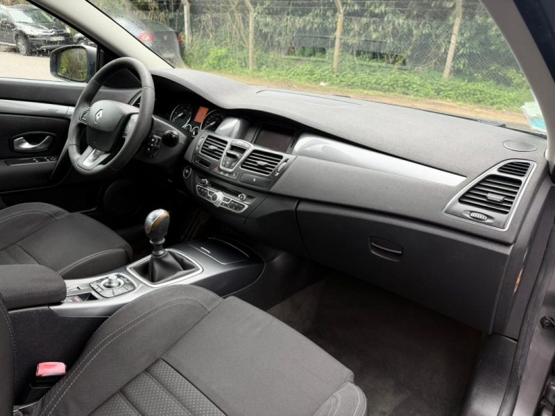 Renault Laguna III Coupé 2.0 dCi 150ch Dynamique BVM6