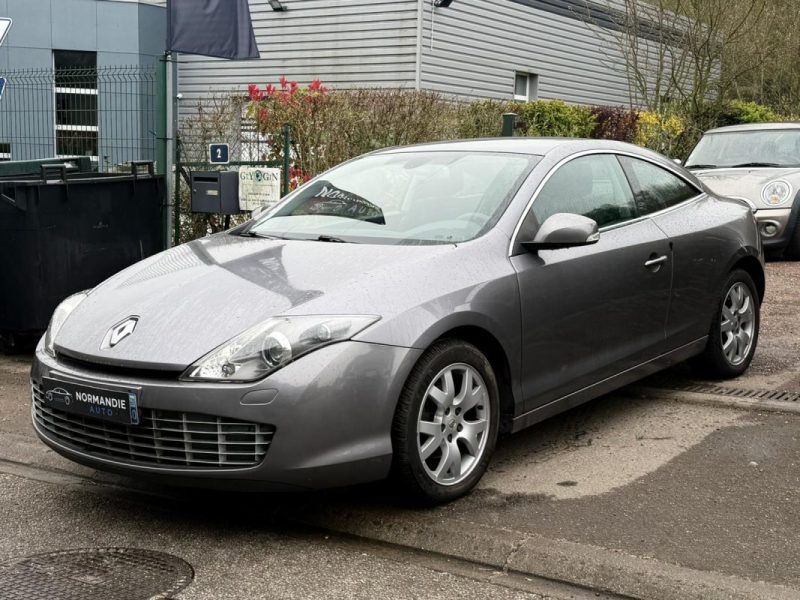 Renault Laguna III Coupé 2.0 dCi 150ch Dynamique BVM6