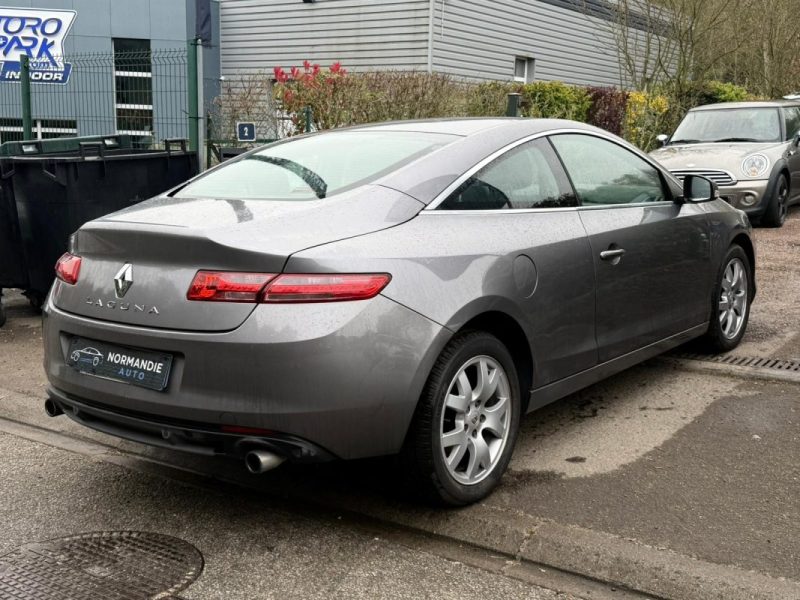 Renault Laguna III Coupé 2.0 dCi 150ch Dynamique BVM6