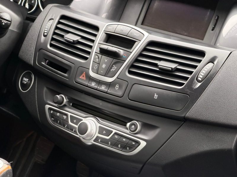 Renault Laguna III Coupé 2.0 dCi 150ch Dynamique BVM6