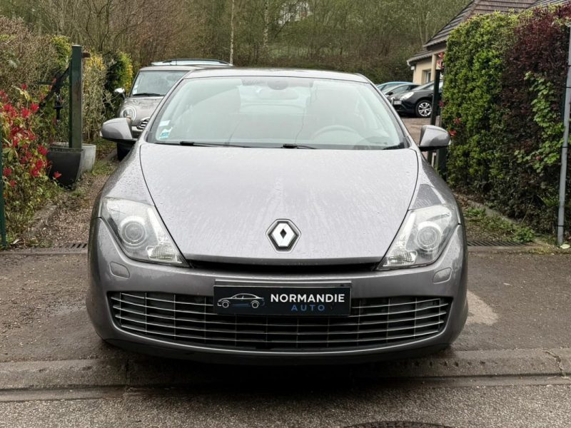 Renault Laguna III Coupé 2.0 dCi 150ch Dynamique BVM6