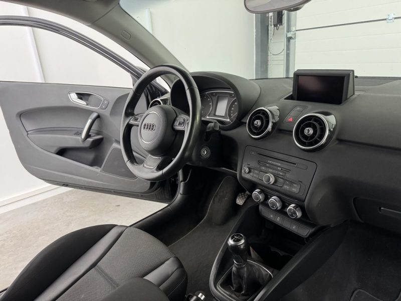 Audi A1 1.2 TFSI 86CH AMBITION - GARANTIE 12 MOIS - Chaine distribution neuve