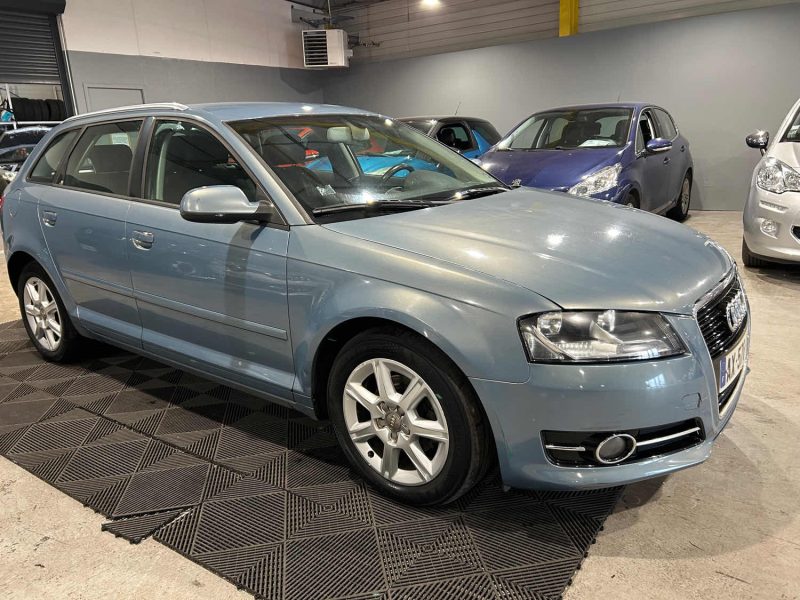AUDI A3 1.6 TDI 105CH