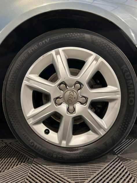 AUDI A3 1.6 TDI 105CH
