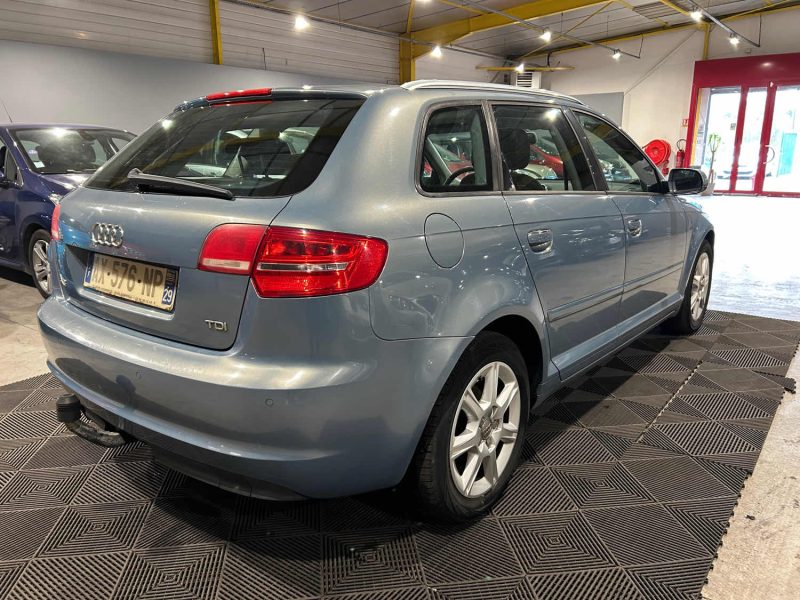 AUDI A3 1.6 TDI 105CH