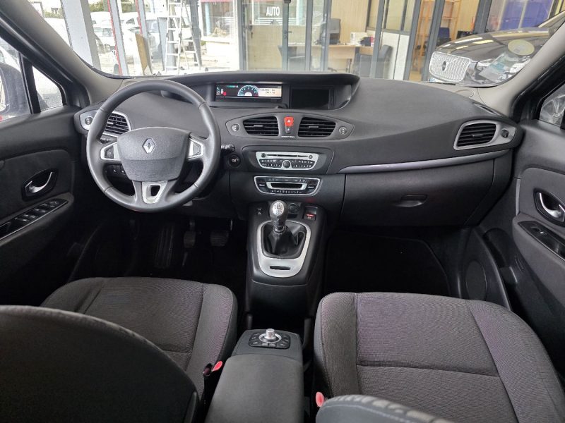 RENAULT SCENIC 3 1.6 DCI - 16V TURBO ANNEE 2011 222000