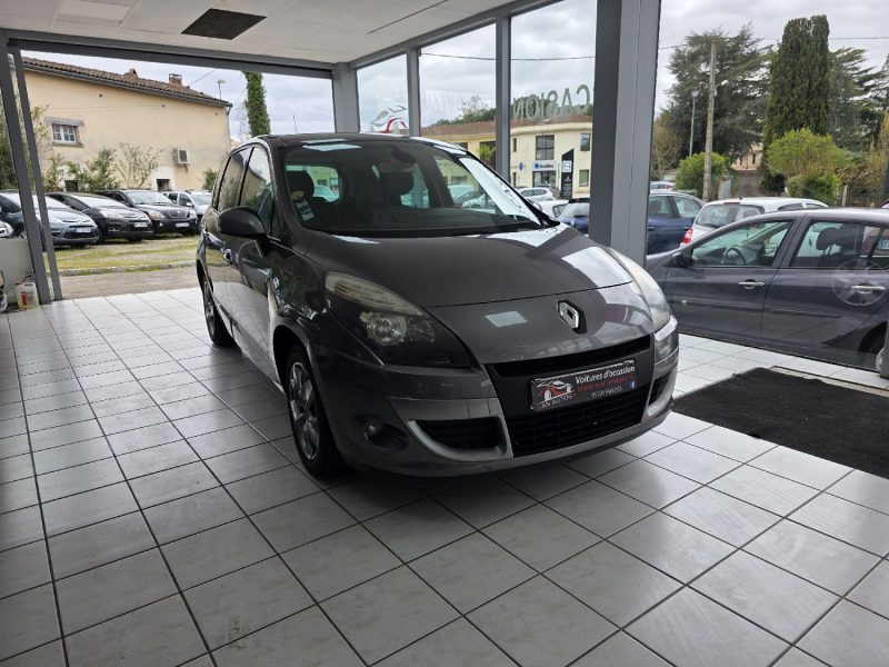 RENAULT SCENIC 3 1.6 DCI - 16V TURBO ANNEE 2011 222000