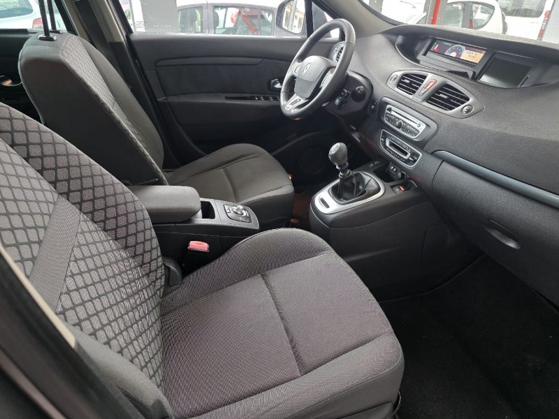 RENAULT SCENIC 3 1.6 DCI - 16V TURBO ANNEE 2011 222000