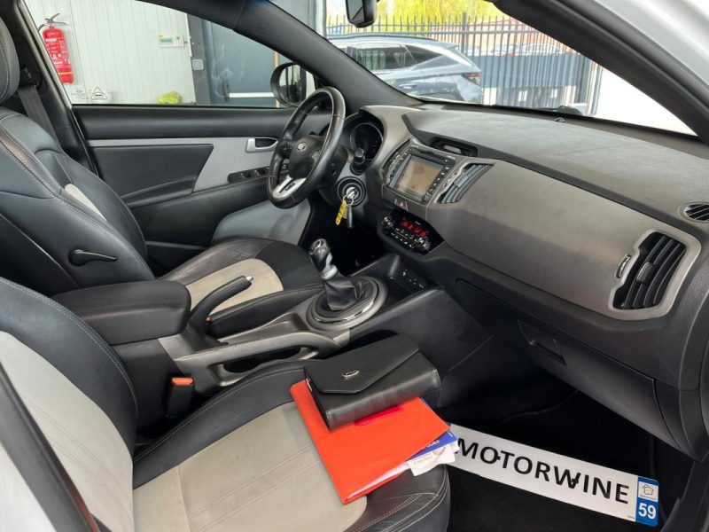 🔹 Kia Sportage 1.7 CRDI 116 Ch Premium 🌞 toit ouvrant panoramique📷 caméra de recul🛡️ Garantie 