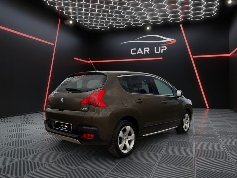 PEUGEOT 3008 1.6 HDI 110 cv Finition Allure