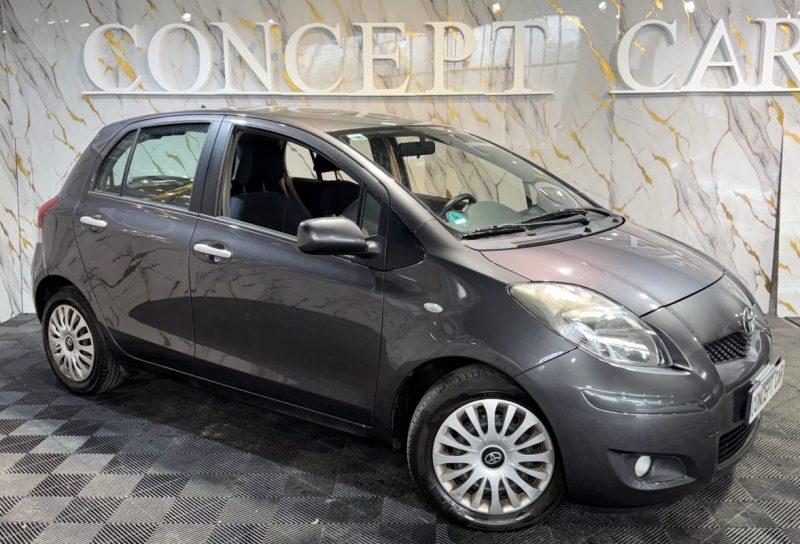 TOYOTA YARIS 1,33 DUAL VVT-I LIFE 2010 - 70 040Kms - Premier Main - Parfait Etat - SUIVIT TOYOTA