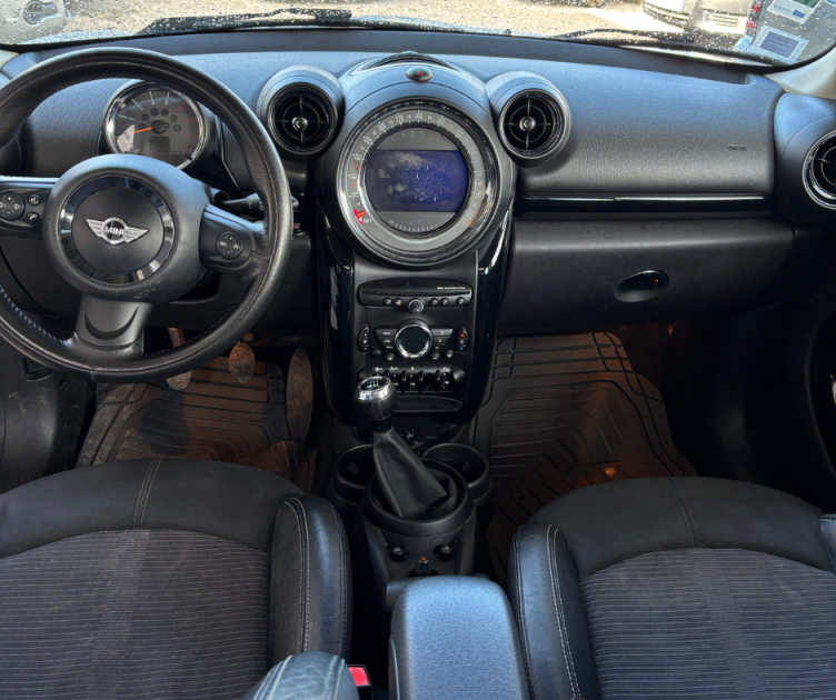 MINI COUNTRYMAN ONE D 90CH CHILI + 2016