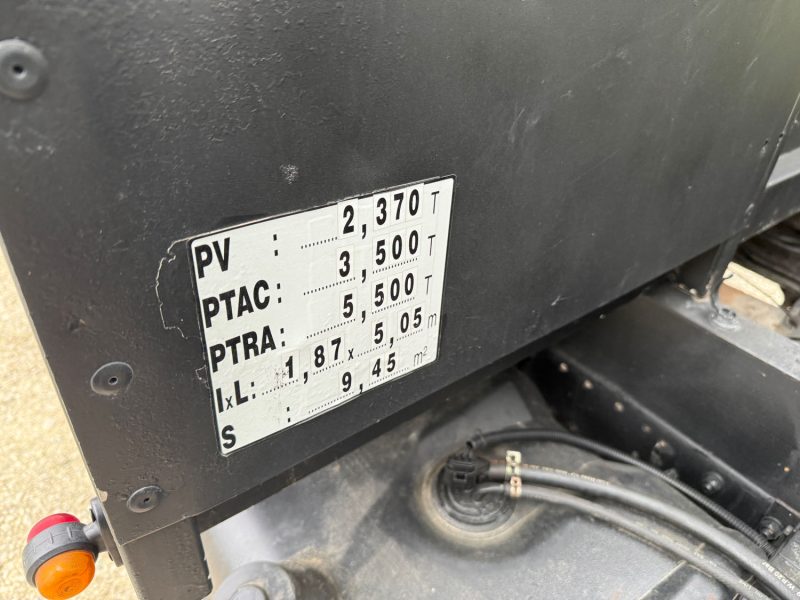 NISSAN CABSTAR  PLATEAU 3.0L 125CH  2002