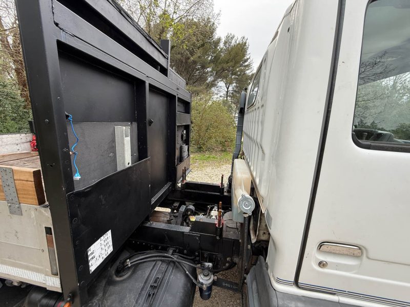 NISSAN CABSTAR  PLATEAU 3.0L 125CH  2002