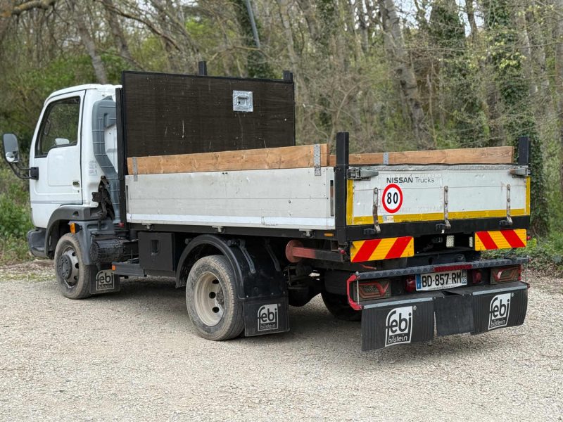 NISSAN CABSTAR  PLATEAU 3.0L 125CH  2002