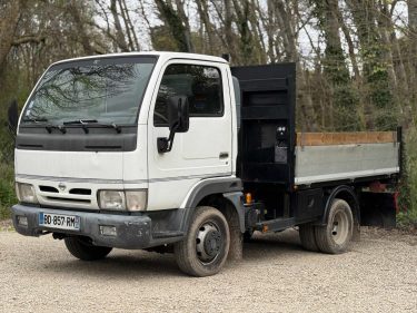 NISSAN CABSTAR  PLATEAU 3.0L 125CH  2002